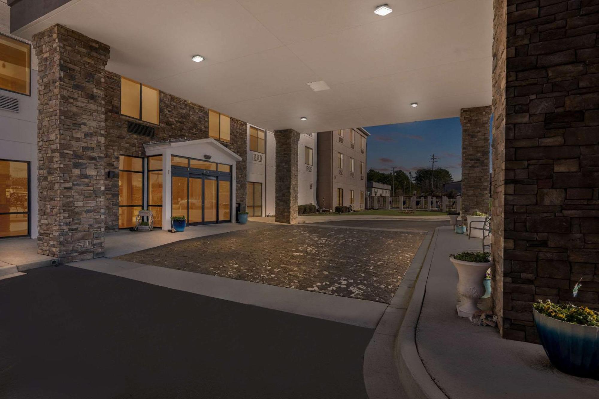 Comfort Suites Cullman I-65 Exit 310 Exterior photo